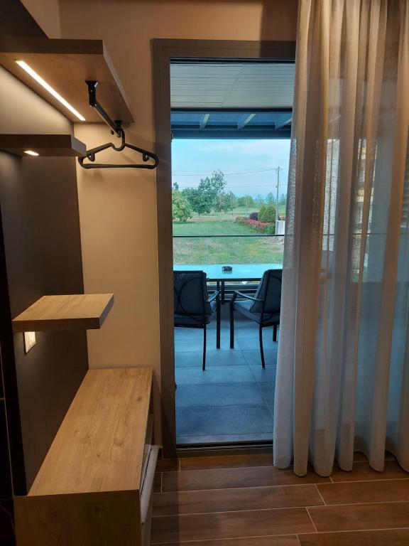 EUPHORIA ''Staying in Pleasure'' - 12