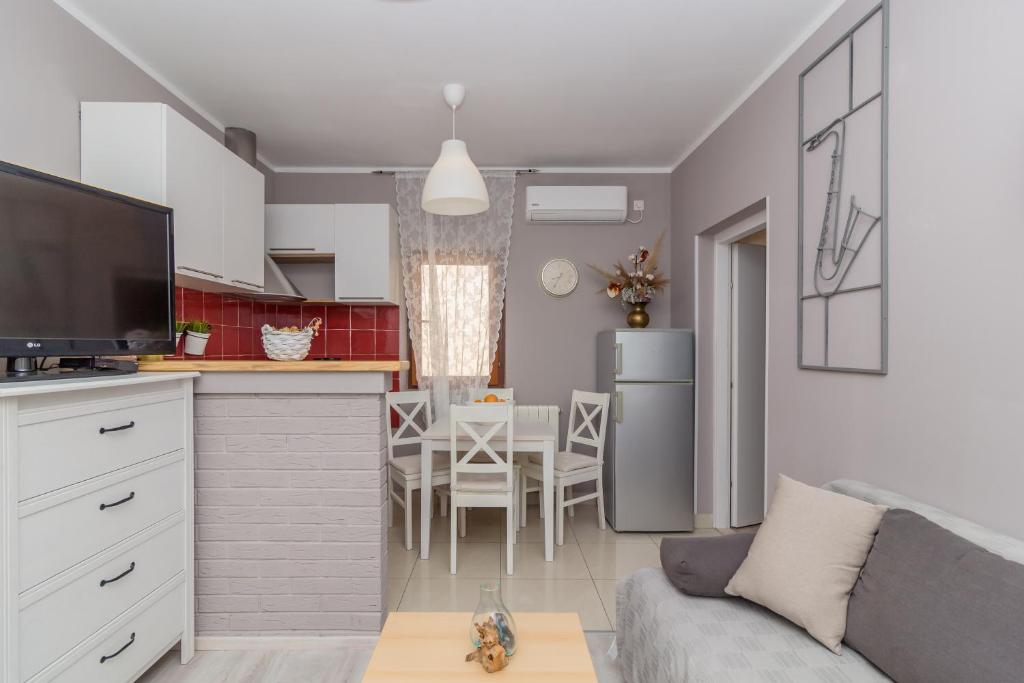 Apartment Box