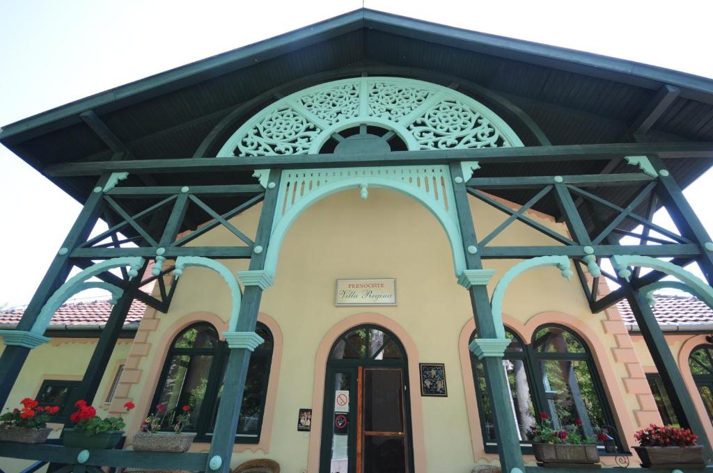Exteriér nebo vchod ubytování Vila Regina
