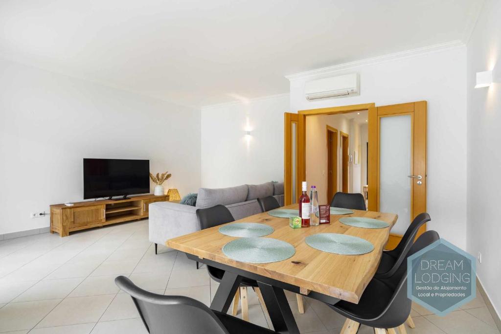 Quinta do Pinheiro Residence Dream Lodging - Three-Bedroom House