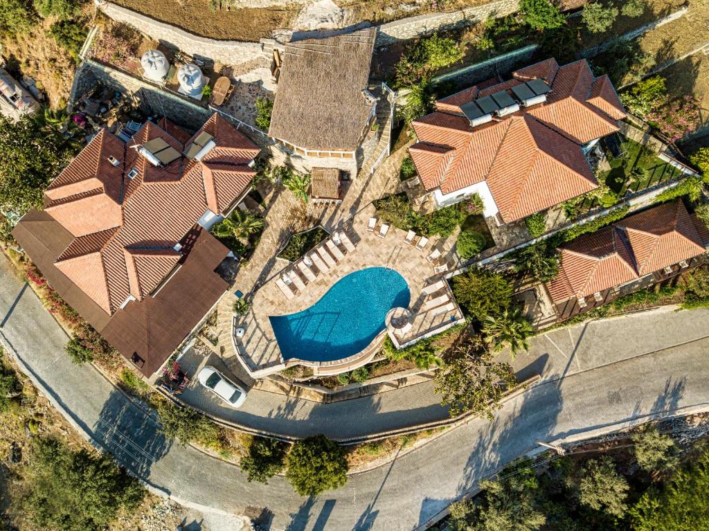 Bazén v ubytování Les Terrasses De Selimiye nebo v jeho okolí