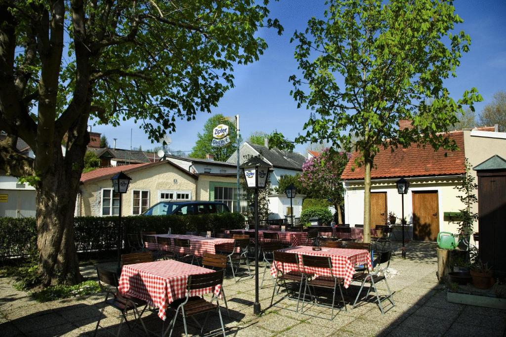 Restaurace v ubytování Gasthof Bauer