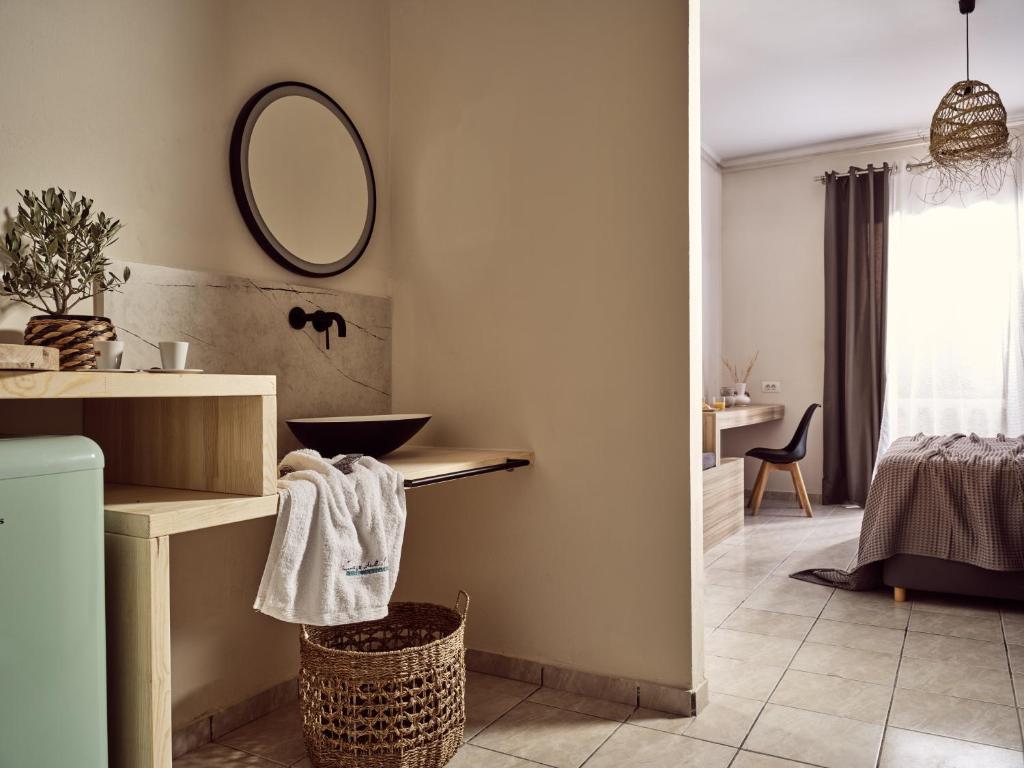 A bed or beds in a room at Casa Del Mar