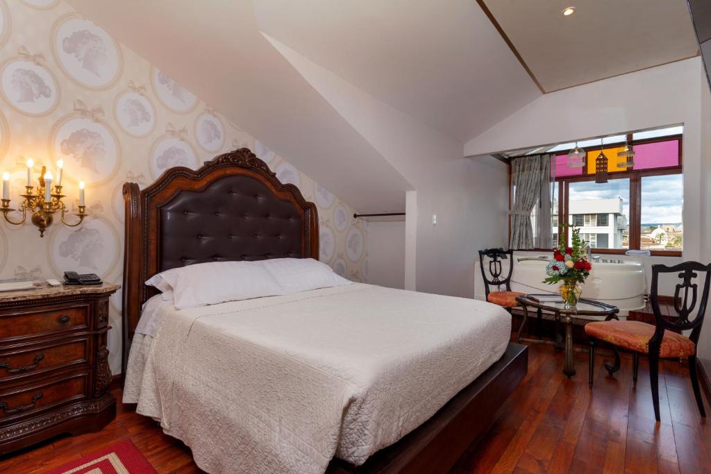 Gallery image of Hotel Azul de la Plaza in Cuenca