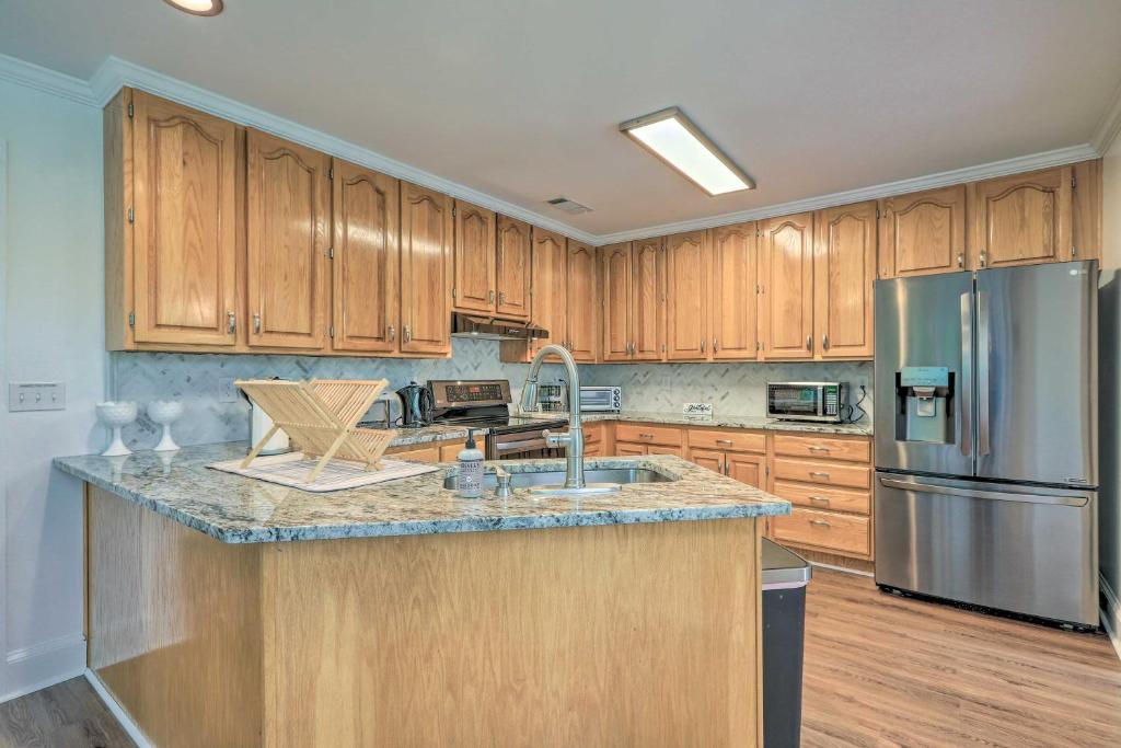 Waterfront Sparta Home with Game Room and Fire Pit! - Casa Natalizia