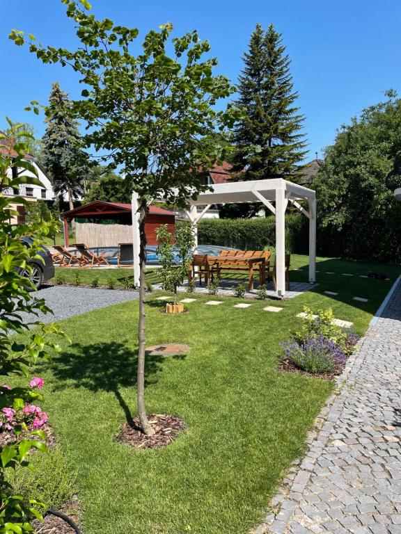 A garden outside Vértessy ház
