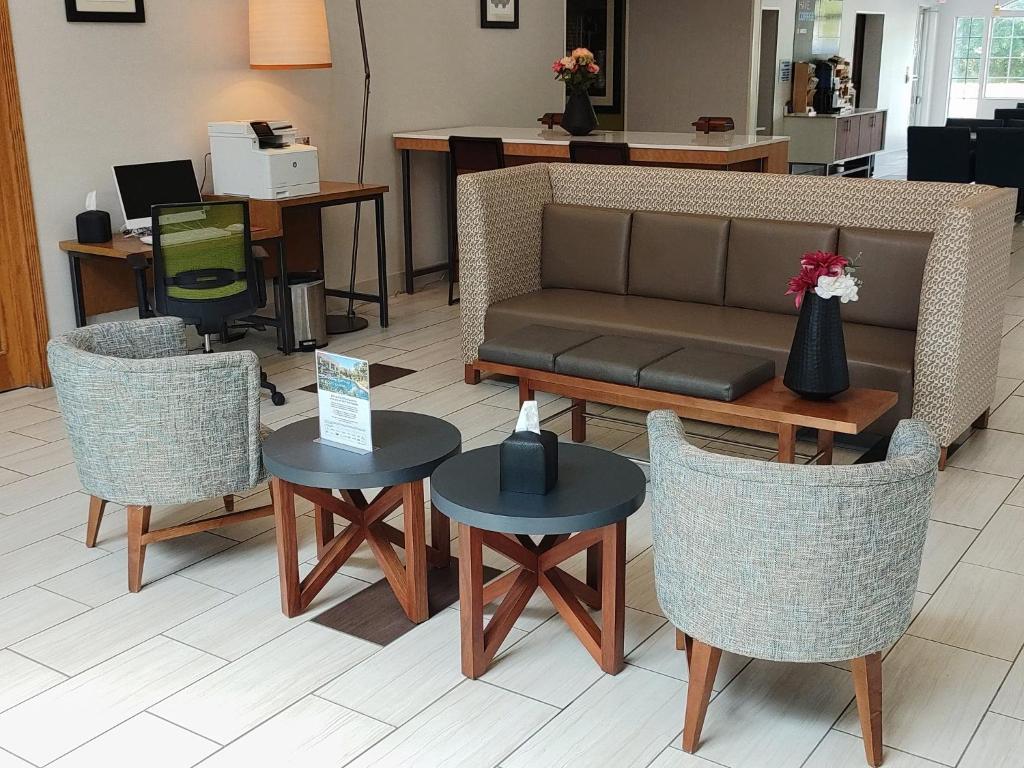 Holiday Inn Express Murrysville - Delmont by IHG photo