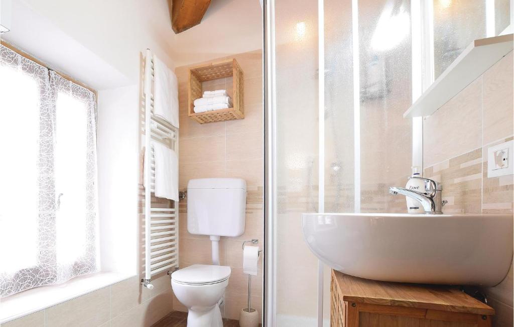 A bathroom at La Casina De Papou