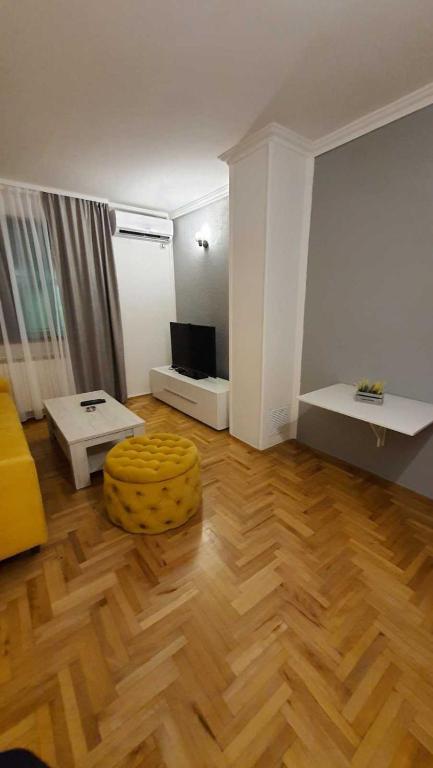 TV a/nebo společenská místnost v ubytování Apartment Denza City Center Sarajevo
