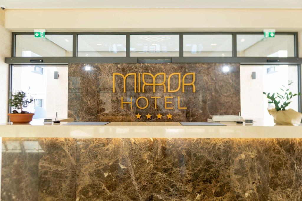 Majutusasutuses Mirror Hotel olev sertifikaat, autasu, silt või muu dokument