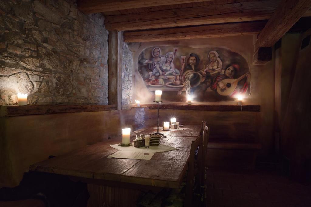 Zdjęcie z galerii obiektu Krčma Hotel U Císařské Cesty w mieście Branišovice