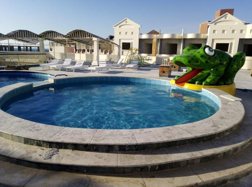 Eiffel Hotel Hurghada tesisinde veya buraya yakın yüzme havuzu