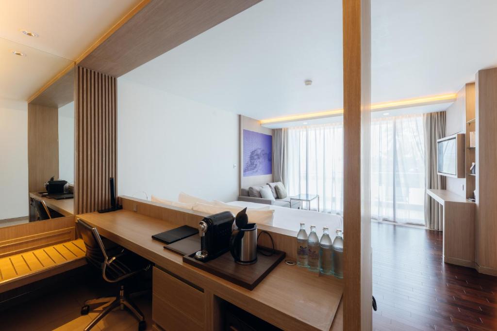 Oceanfront Beach Resort - SHA Extra Plus - Ocean Room Partial Seaview