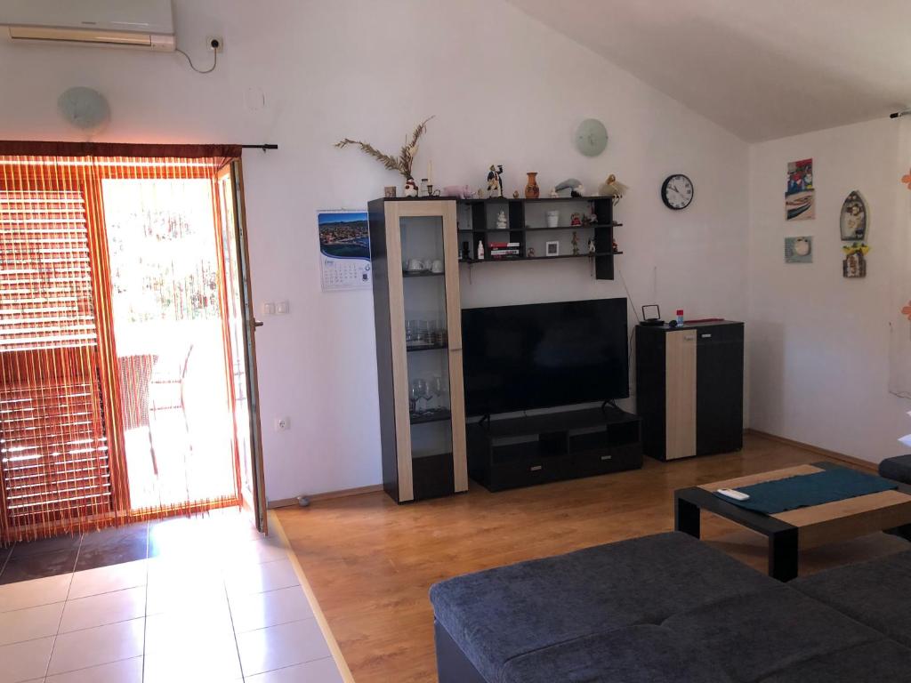 TV a/nebo společenská místnost v ubytování Apartman Sternak