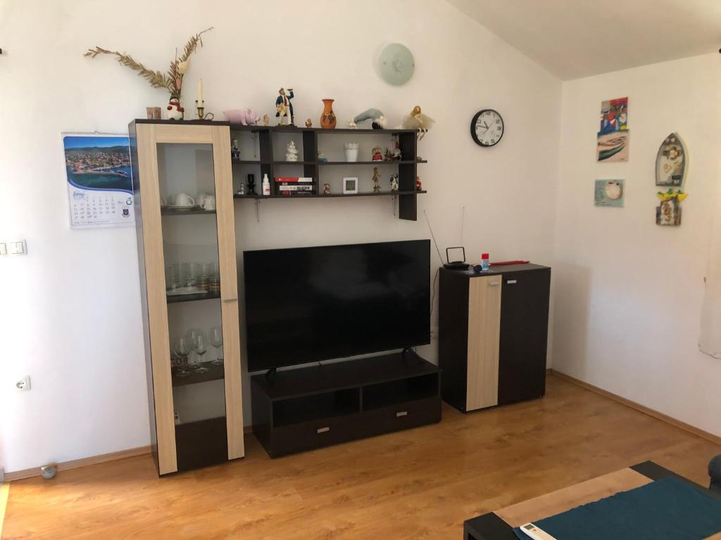 TV a/nebo společenská místnost v ubytování Apartman Sternak