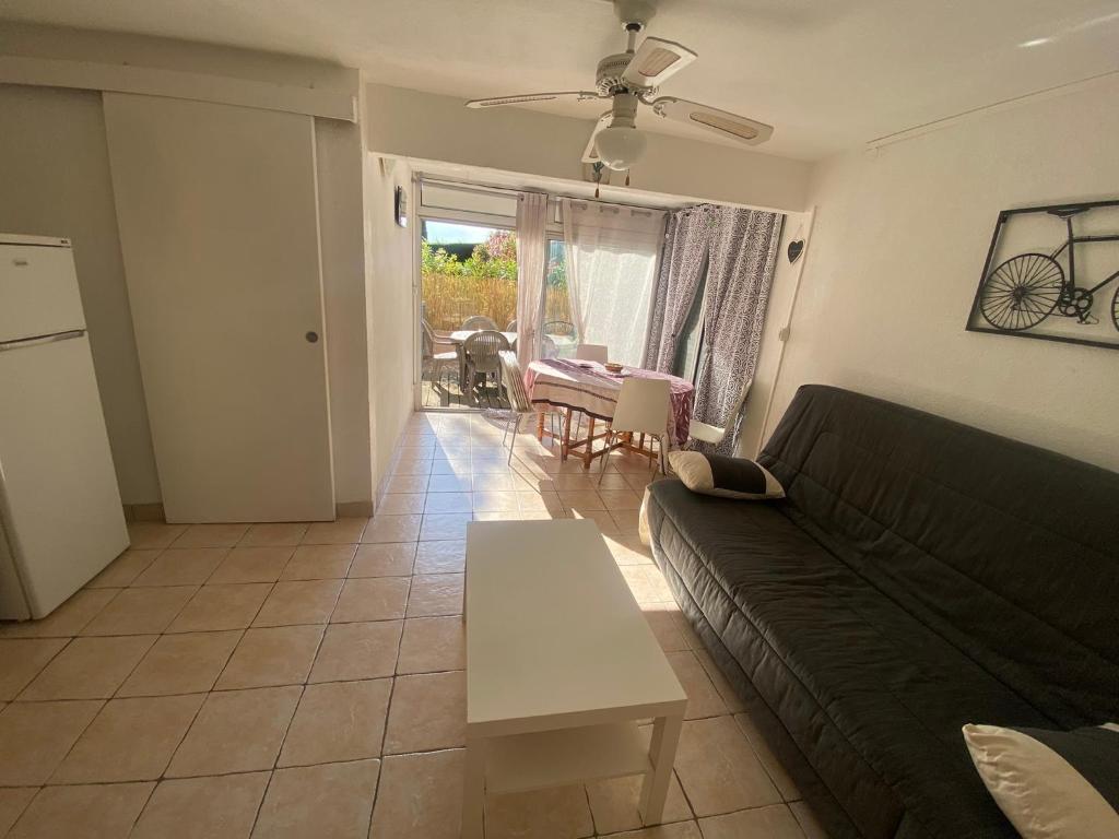 Fotografia z galérie ubytovania SUPERBE APPARTEMENT EN REZ DE JARDIN AVEC PARKING v destinácii Cap d'Agde
