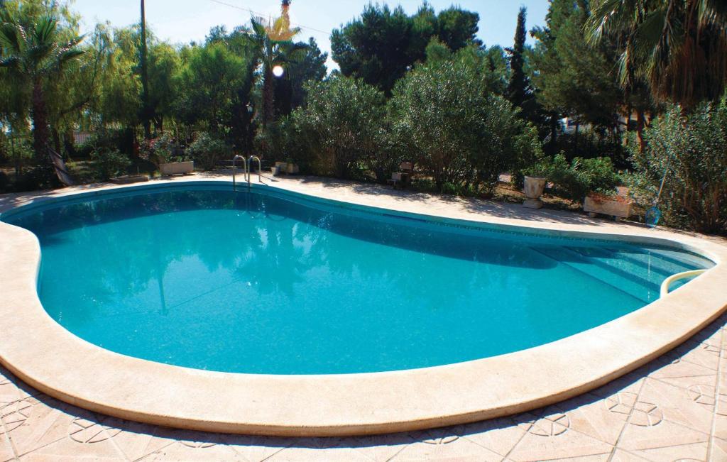 Amazing home in Crevillente with Outdoor swimming pool and 6 Bedrooms