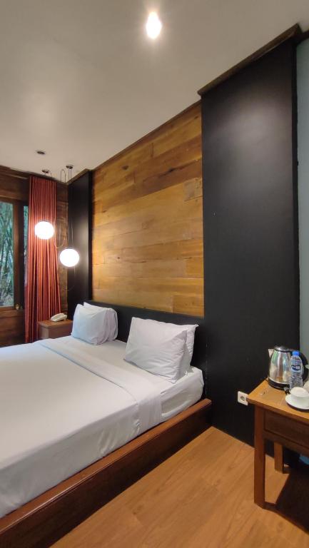 Imah Seniman - Suite With Garden View