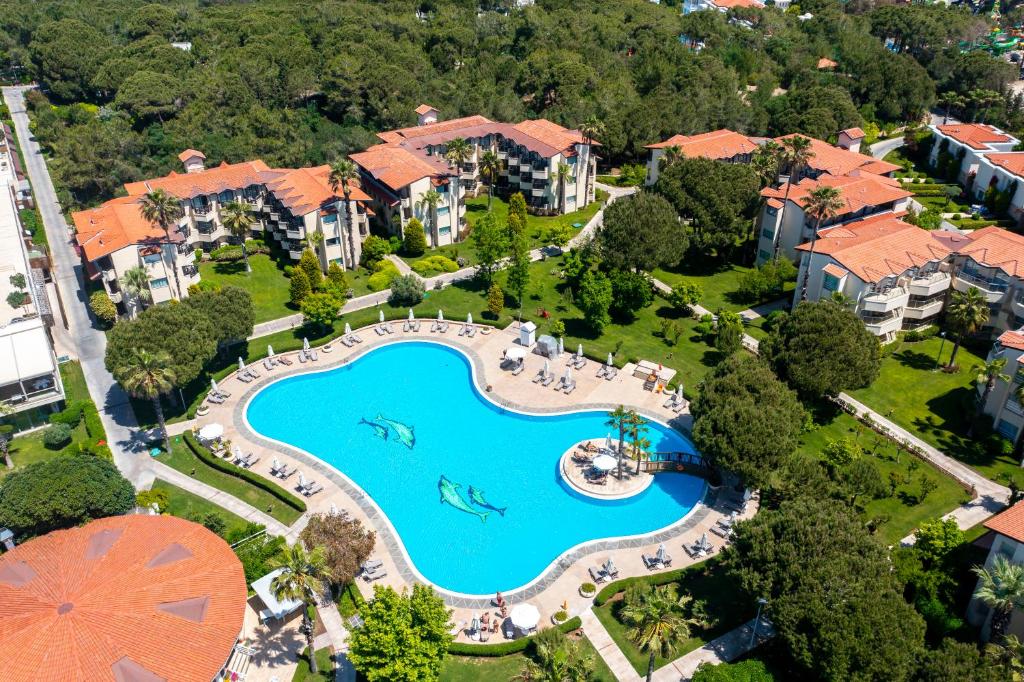 Bazén v ubytování Bellis Deluxe Hotel & Heated for Winter Aqua Park nebo v jeho okolí