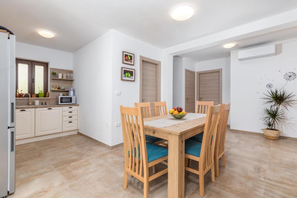 Kuchnia lub aneks kuchenny w obiekcie Rental house Nada
