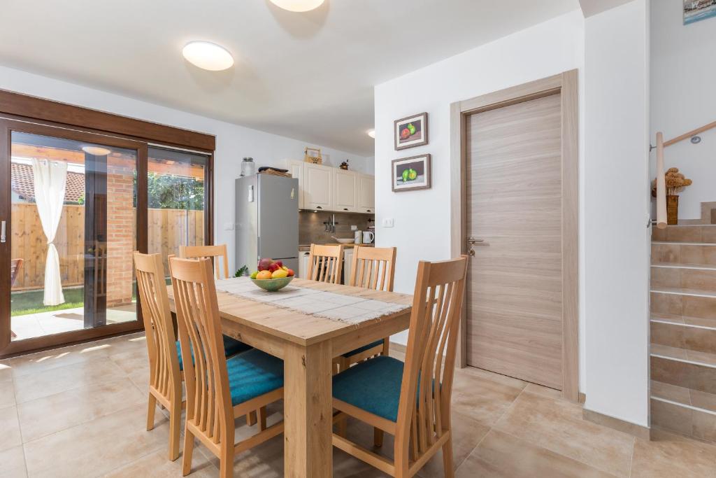 Zdjęcie z galerii obiektu Rental house Nada w Fažanie