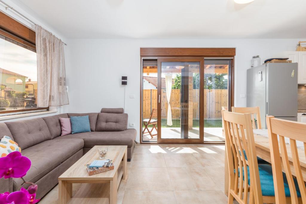 Kuchnia lub aneks kuchenny w obiekcie Rental house Nada