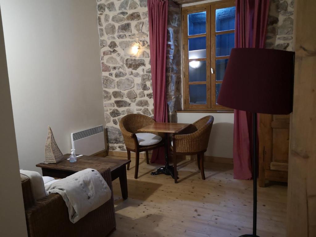 Fotografia z galérie ubytovania CHAMBRES AUBERGE DE THORRENC v destinácii Thorrenc