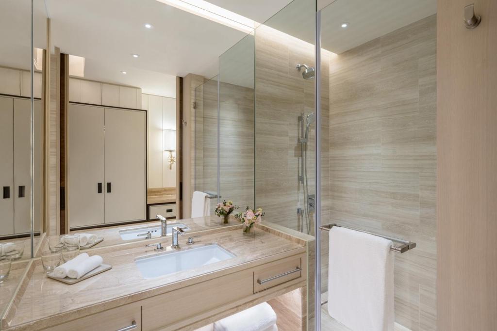 A bathroom at The Fullerton Ocean Park Hotel Hong Kong