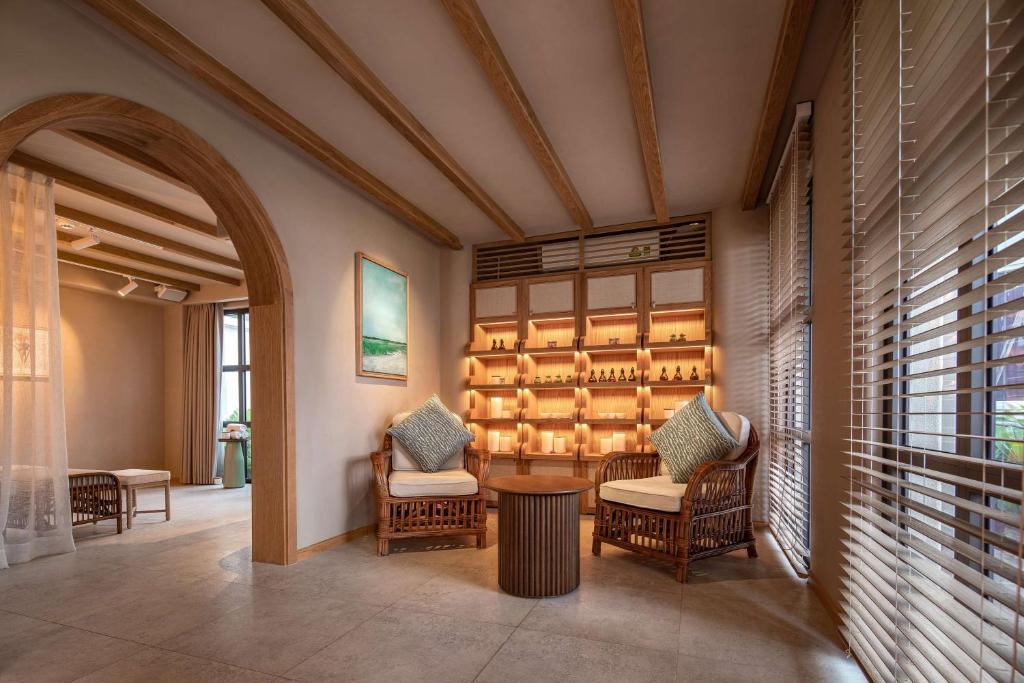 Khu vực ghế ngồi tại Radisson Resort Phan Thiet
