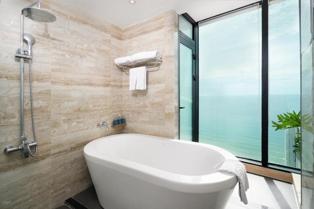 Ưu đãi Đặc biệt - Suite Nhìn ra Biển