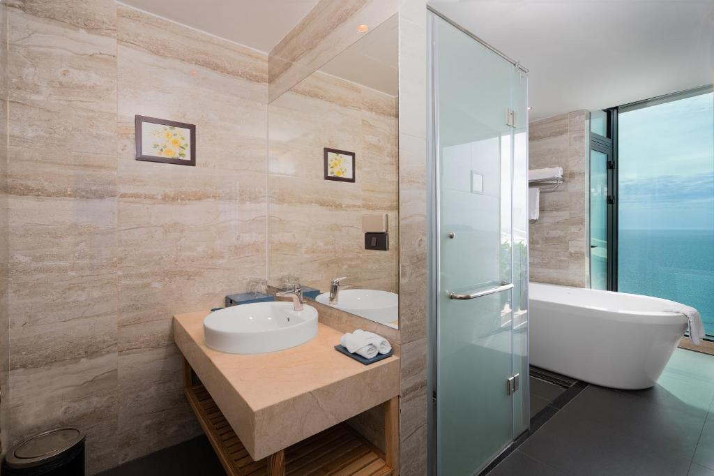 Ưu đãi Đặc biệt - Suite Nhìn ra Biển