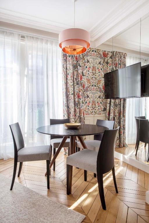 Posezení v ubytování LE BEAU MARAIS - Luxury Apartments, AIR COND, LIFT