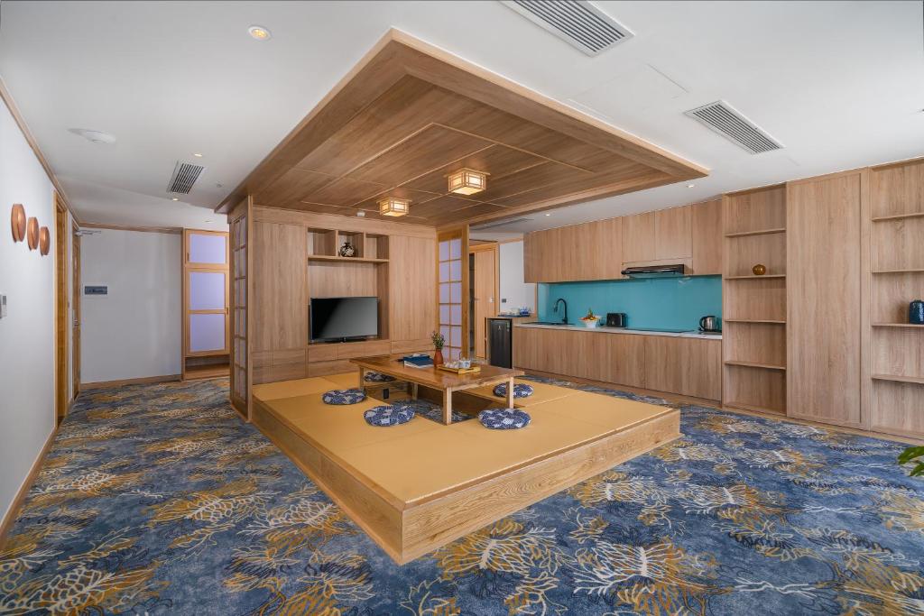 Special Offer - Apartment with Partial Sea View