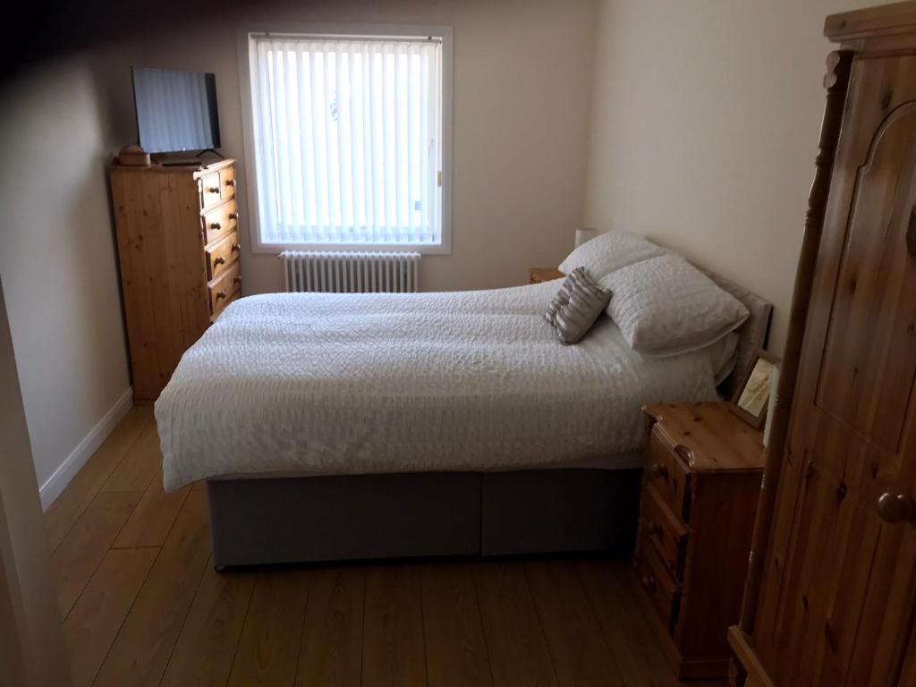 Postel nebo postele na pokoji v ubytování Beautiful 3-Bed Apartment in Gourock