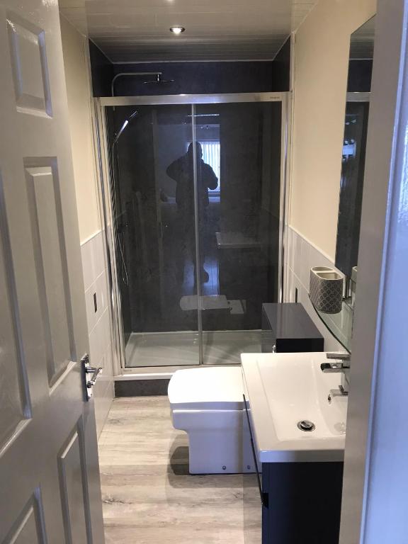 Koupelna v ubytování Beautiful 3-Bed Apartment in Gourock