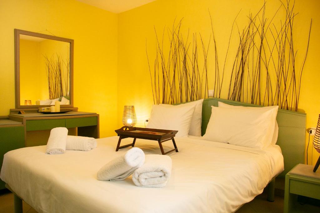 Łóżko lub łóżka w pokoju w obiekcie Summer Dream Cottage, 2BR, Beautiful sea view
