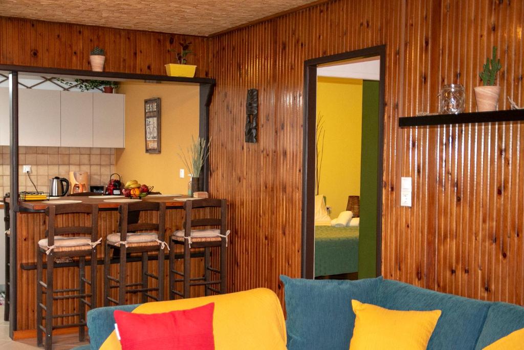 Część wypoczynkowa w obiekcie Summer Dream Cottage, 2BR, Beautiful sea view
