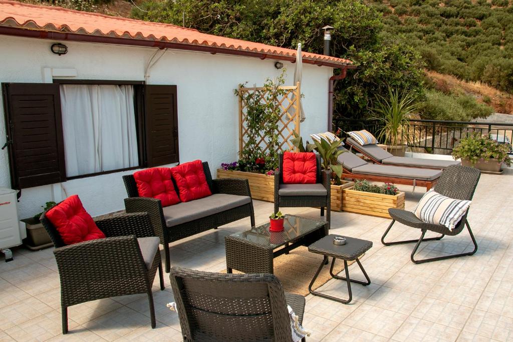 Część wypoczynkowa w obiekcie Summer Dream Cottage, 2BR, Beautiful sea view