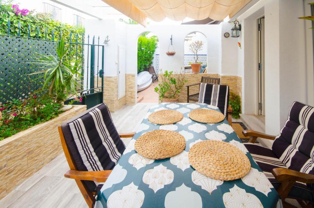 Bungalows BUNGALOW GUILLERMO- Next to the beach en Estepona, Andalucía