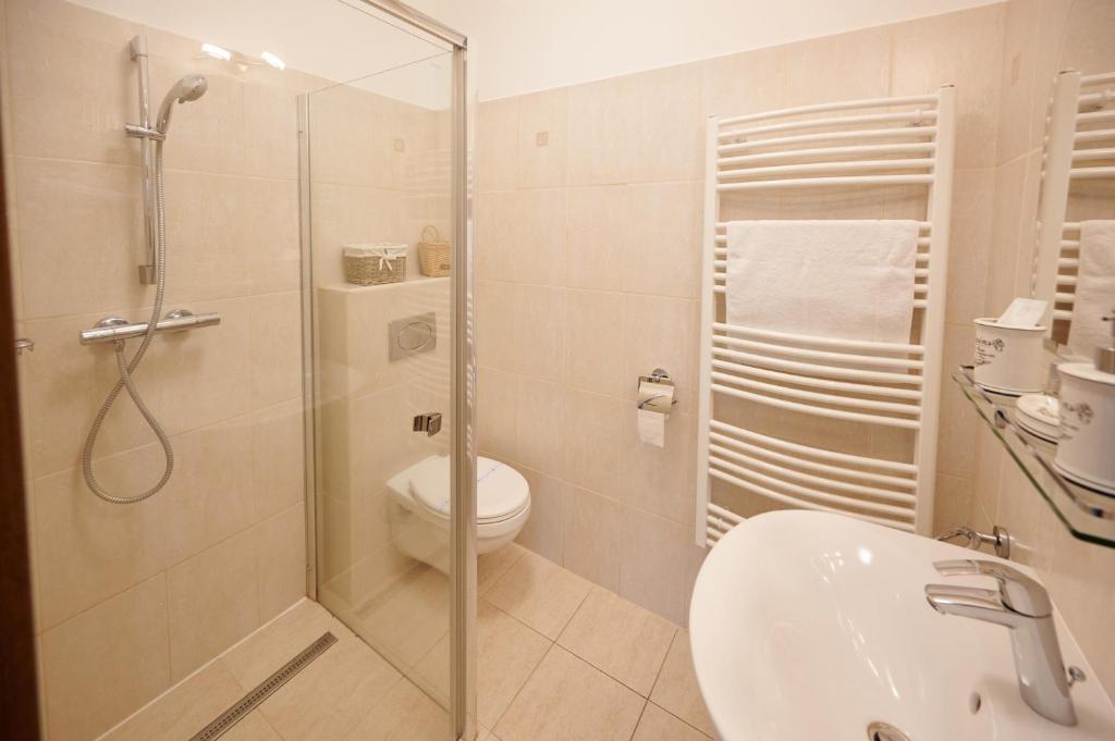 Kúpeľňa v ubytovaní Vinci Apartman