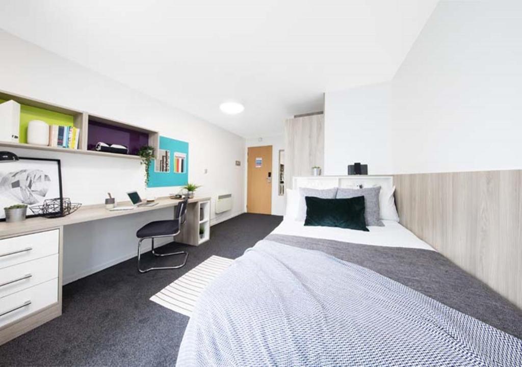 Guesthouse Modern Rooms & Studios for STUDENTS Only, CARDIFF - SK, Cardiff,  UK - Booking.com