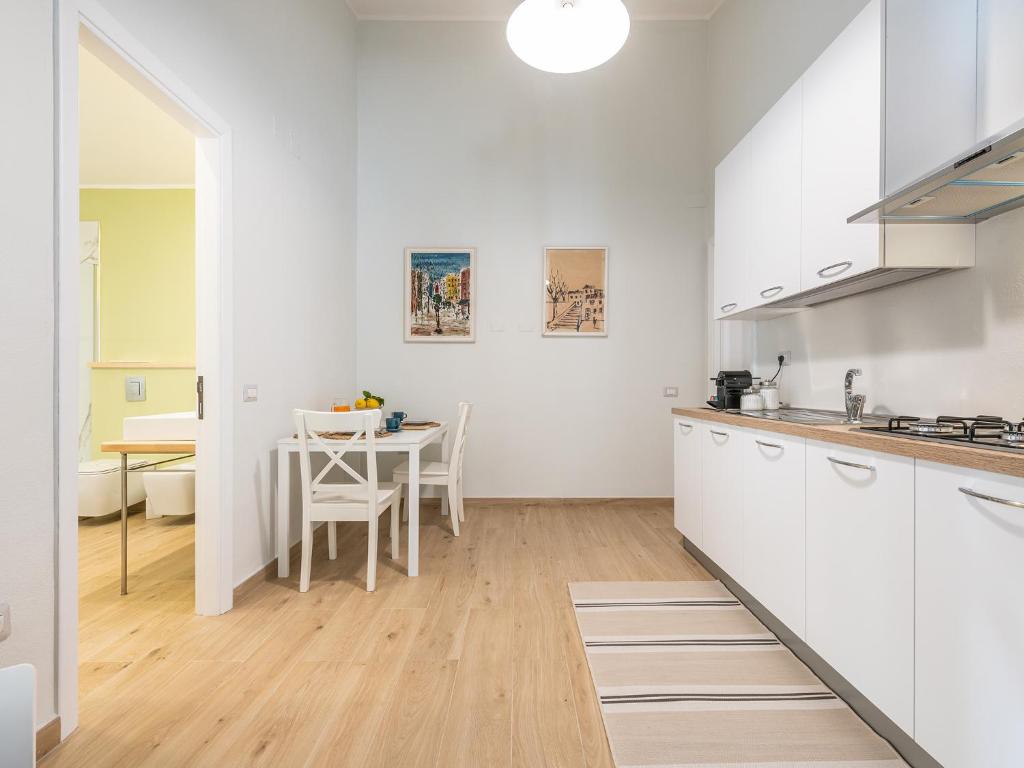 Kuchyň nebo kuchyňský kout v ubytování Villa Iole Apartment