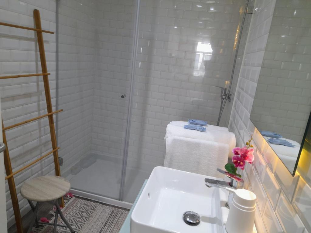 Light Blue Apartment - 15