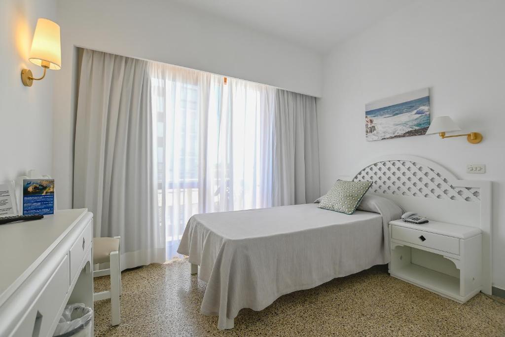 Hotel Pinos Playa, Cala Santanyi – Updated 2024 Prices