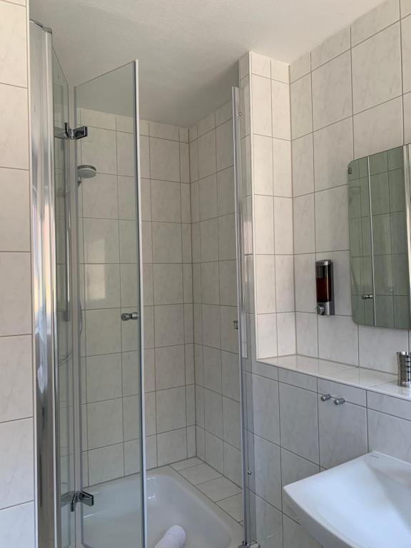 Koupelna v ubytování HGH - Hotel Garni Helbig