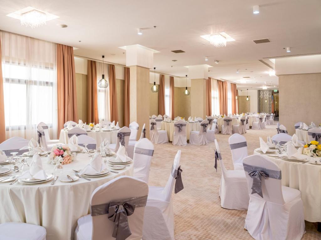 Restaurace v ubytování Retaj Inn Al Wakrah