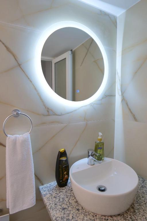 Kép HOTEL ADI-VERA szállásáról Sarandában a galériában