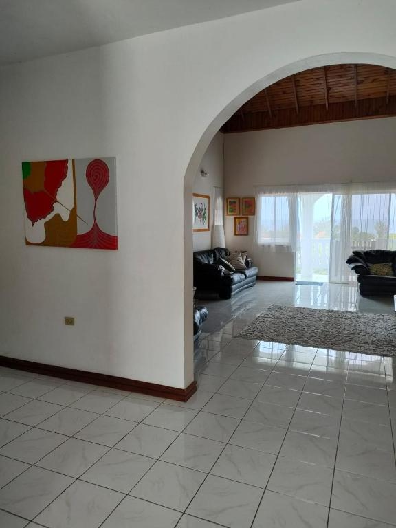 Gambar di galeri bagi Zuri Enterprise di Negril