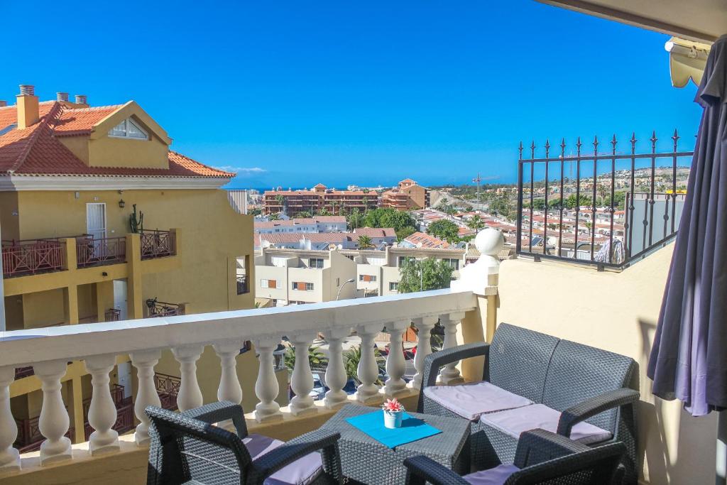 Castle Harbour Phoebe's Flat Los Cristianos by LoveTenerife