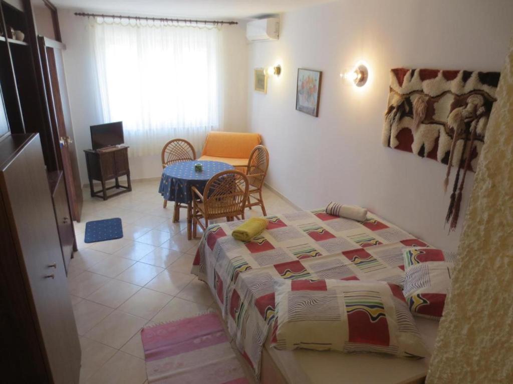 Apartment Podgora centar Hilda studio, Croatia